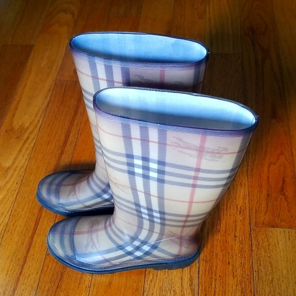 BURBERRY RAIN BOOTS 🌧 - Picture 5 of 9